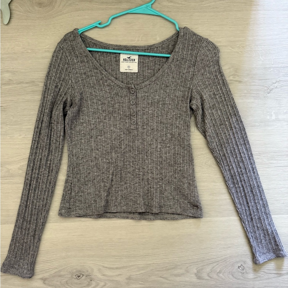Hollister Women's Charcoal Ribbed Blouse